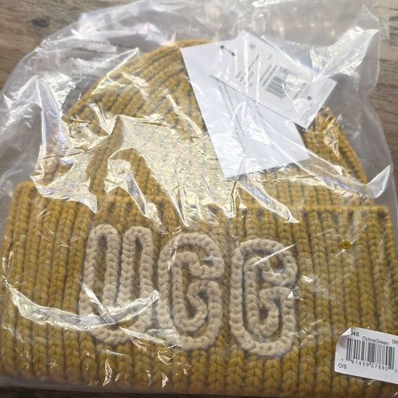 UGG Chunky Crafted Rib Beanie